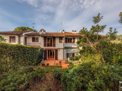 Well-maintained townhouse near the center