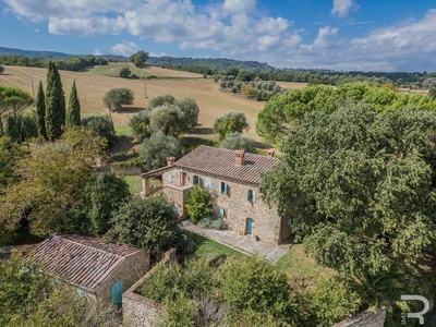 Casale unico in una fantastica posizione panoramica