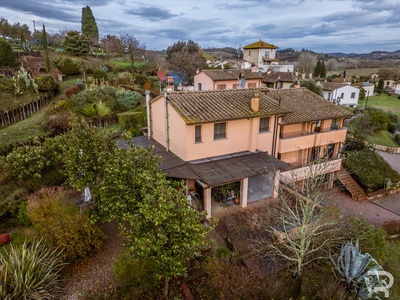 Villa with large private garden and pool