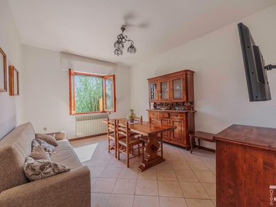 Helle Wohnung mit Blick auf die toskanischen Hügel