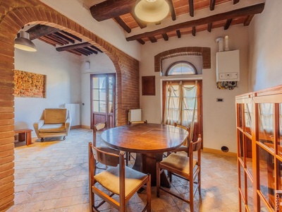 Erdgeschosswohnung mit historischem Charme