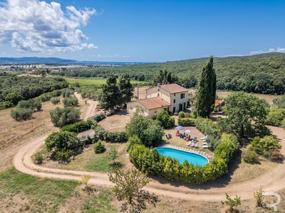 Rustico in a dominant hillside position