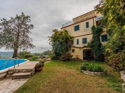 Historic villa with beautiful views