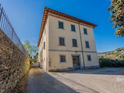 Historische Jugendstilvilla mit großem Potenzial