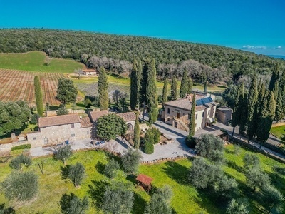 Agriturismo ben curato in un'eccellente posizione appartata