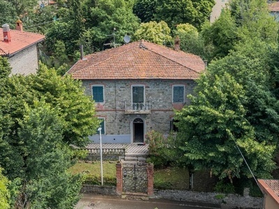 Villa signorile in posizione interna e tranquilla