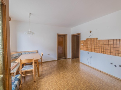 Ground-floor apartment near downtown