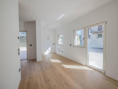 Renovated 2-room apartment with a large terrace