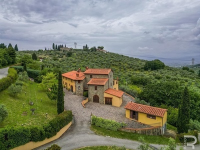 Rustico ristrutturato con vista su Firenze