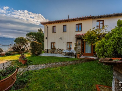 Sanierte Doppelhaushälfte in schöner Lage