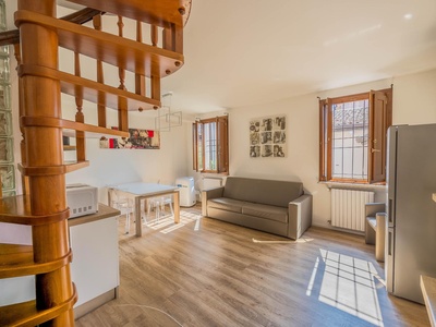 Sanierte 2-Zimmer Wohnung im Zentrum von Desenzano