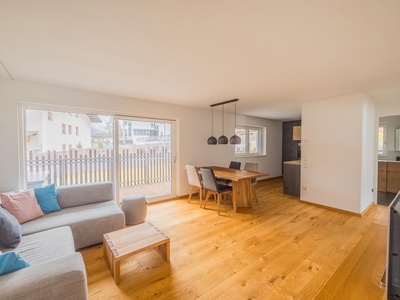 Neuwertige 3-Zimmer Wohnung mit großer Terrasse