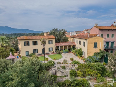 Stately villa with beautiful views