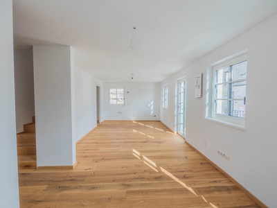 Großzügige 4-Zimmer Wohnung auf zwei Etagen