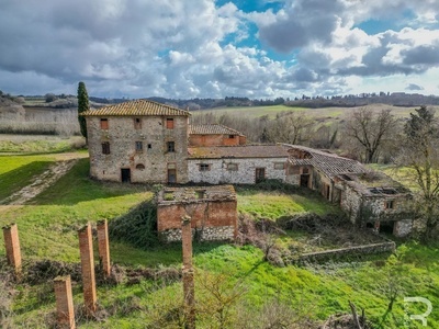 Residenza da ristrutturare in una posizione tranquilla e da sogno