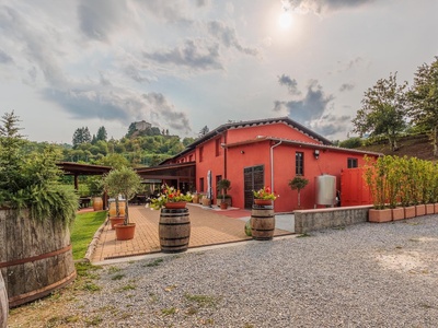 Einzigartiger Agriturismo mit Restaurant und 8 Hektar Land