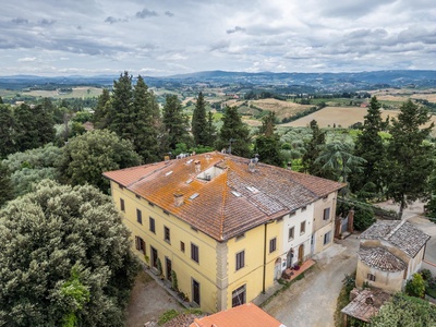 Sanierter Rustico mit 5 Hektar Grund