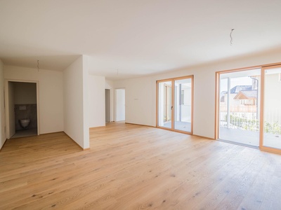 Geräumige Wohnung im 1. Stock