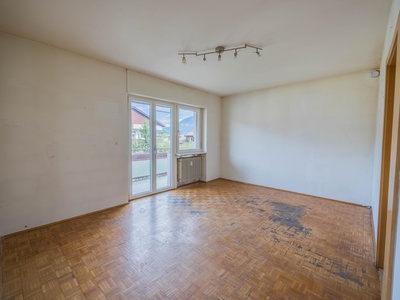 Sanierungsbedürftige Wohnung mit viel Potenzial