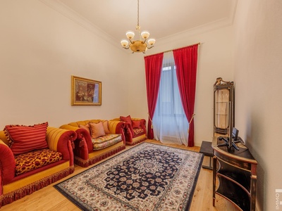 Beautiful luxury apartment in historic building