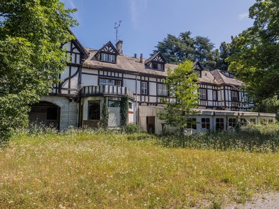 Historische Villa mit großem Park und außergewöhnlichem Potenzial