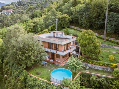 Großzügige Villa mit traumhafter Aussicht