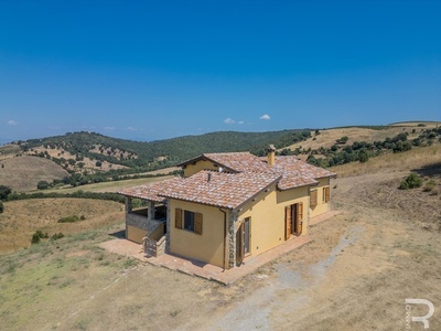 Bellissimo rustico in una spettacolare posizione panoramica