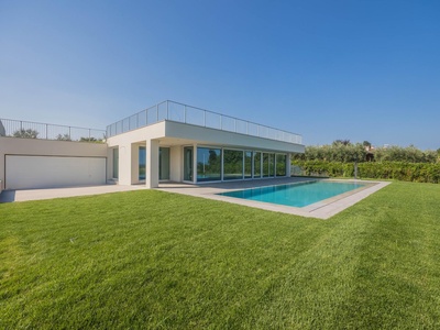 Moderna villa di nuova costruzione con fantastica vista sul lago