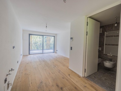 Modern, newly built apartment in a central location