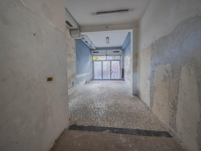 Commercial space with high visibility
