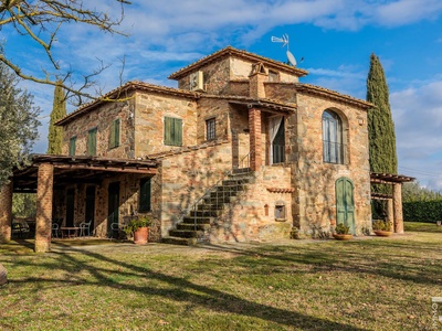 Exceptional rustico with spacious park and pool