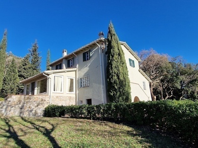 Villa in splendida posizione con vista mare