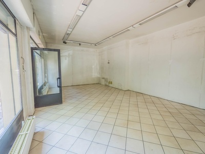 Commercial space with versatile potential