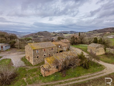 Property with 70 hectares of land and panoramic views