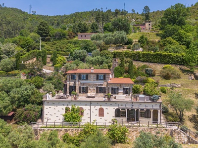 Sanierter Rustico in wunderschöner Lage oberhalb von Forte dei Marmi