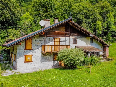Idyllisches Chalet in Valdaone