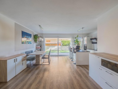 Modern garden apartment in a quiet location