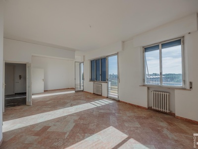 Spacious apartment with a beautiful view of the center of Siena