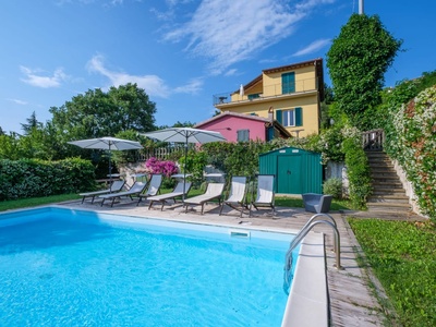 Villa ben curata con splendida vista sul mare