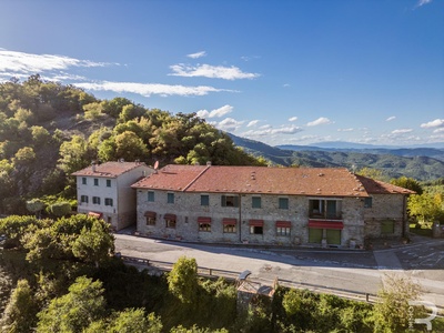 Versatile hotel property overlooking Lake Trasimeno