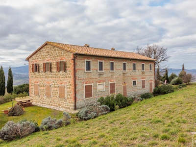 Ampio casale con una vista meravigliosa