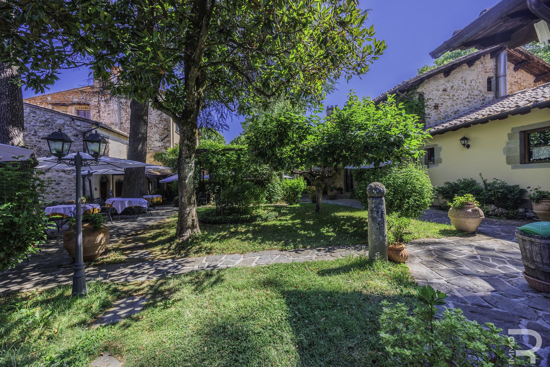 House in Poppi - view 1